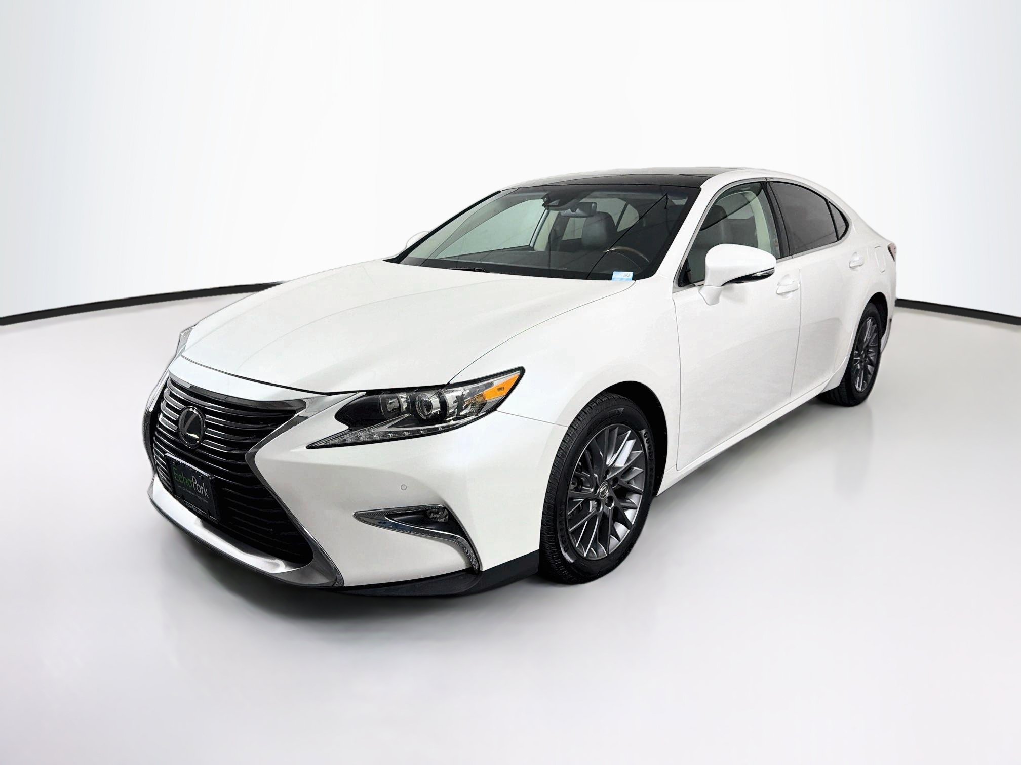Used 2018 Lexus ES 350 w/ Navigation System Package FWD image 3