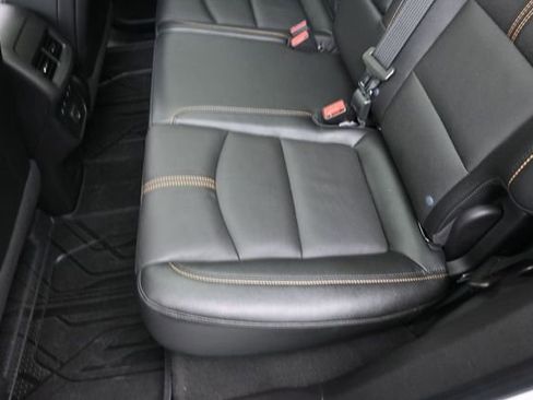 Used 2023 Chevrolet Equinox Premier FWD image 21