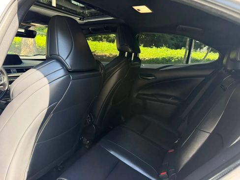 Used 2019 Lexus UX 200 F Sport w/ F Sport Premium Package FWD image 17