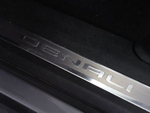 Used 2023 GMC Yukon Denali AWD/4WD image 21