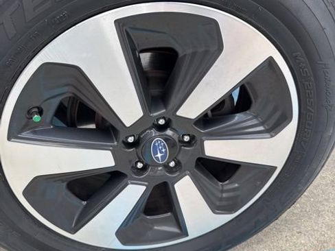 Used 2018 Subaru Forester 2.5i Premium w/ All-Weather Package image 10