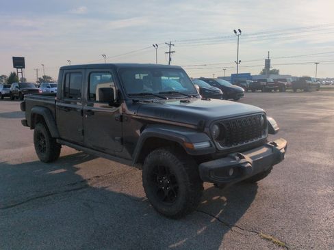 Used 2024 Jeep Gladiator Sport AWD/4WD image 3