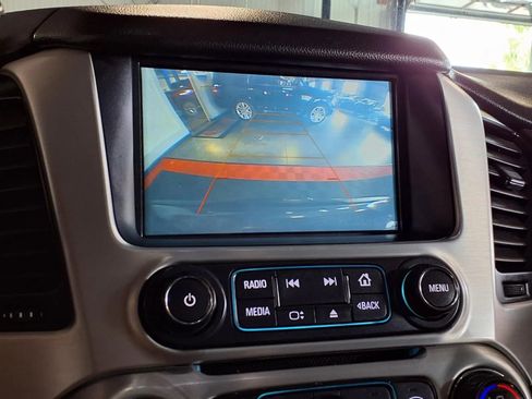Used 2019 GMC Yukon XL SLT w/ Open Road Package AWD/4WD image 24