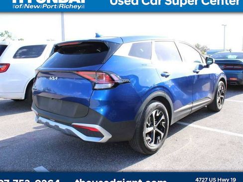 Used 2023 Kia Sportage EX image 3