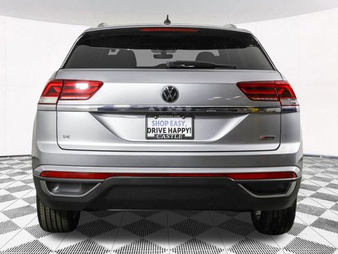Used 2020 Volkswagen Atlas Cross Sport SE w/ Panoramic Sunroof Package image 16