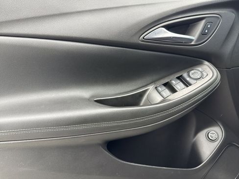 Used 2022 Buick Encore GX Select image 27