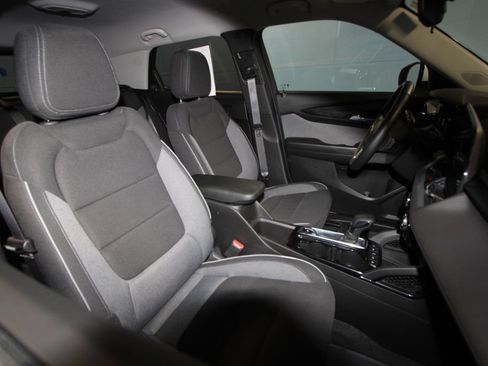 Used 2024 Chevrolet TrailBlazer LT w/ LT Cold Weather Package FWD image 20