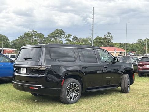 New 2026 Jeep Grand Wagoneer 2WD w/ Premium Group I image 9