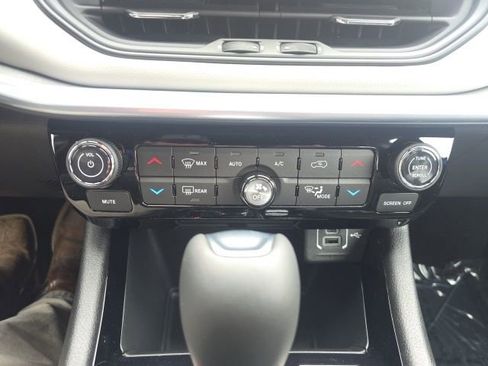 New 2026 Jeep Compass Limited image 21