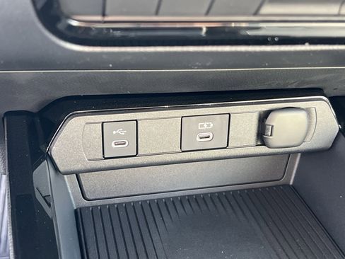 New 2026 Toyota Prius XLE image 25