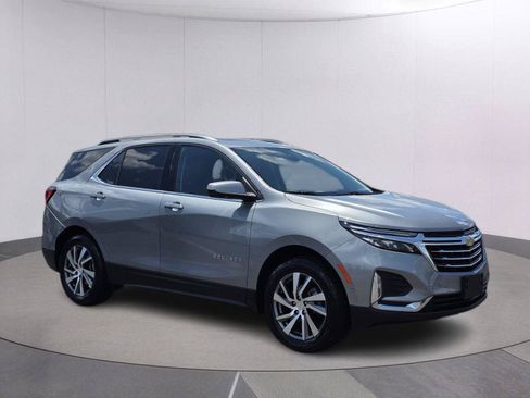 Used 2023 Chevrolet Equinox Premier AWD/4WD image 3