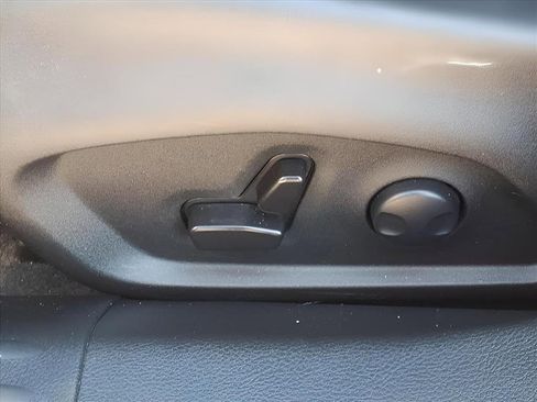 Used 2024 Jeep Compass Latitude image 13