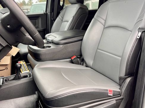 Used 2024 RAM 5500 Tradesman w/ Chrome Appearance Group image 16