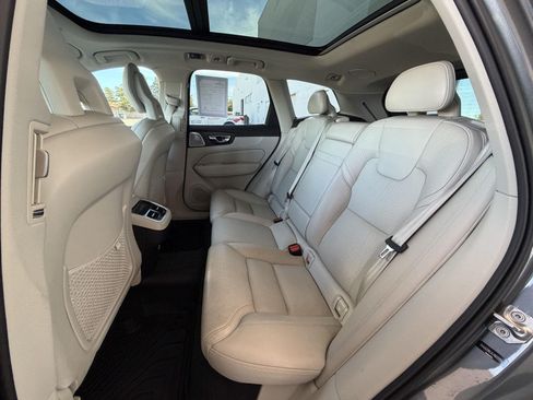 Used 2018 Volvo XC60 T6 Inscription w/ Luxury Seat Package AWD/4WD image 22