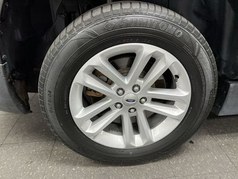 Used 2016 Ford Explorer XLT w/ Equipment Group 202A FWD image 33
