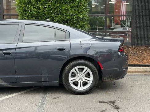 Used 2019 Dodge Charger SXT RWD image 10