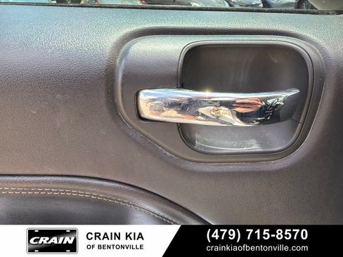 Used 2016 Jeep Compass Latitude FWD image 18