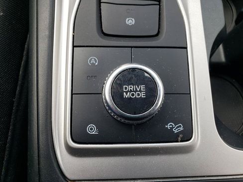 Used 2020 Ford Explorer XLT w/ Comfort Package AWD/4WD image 19