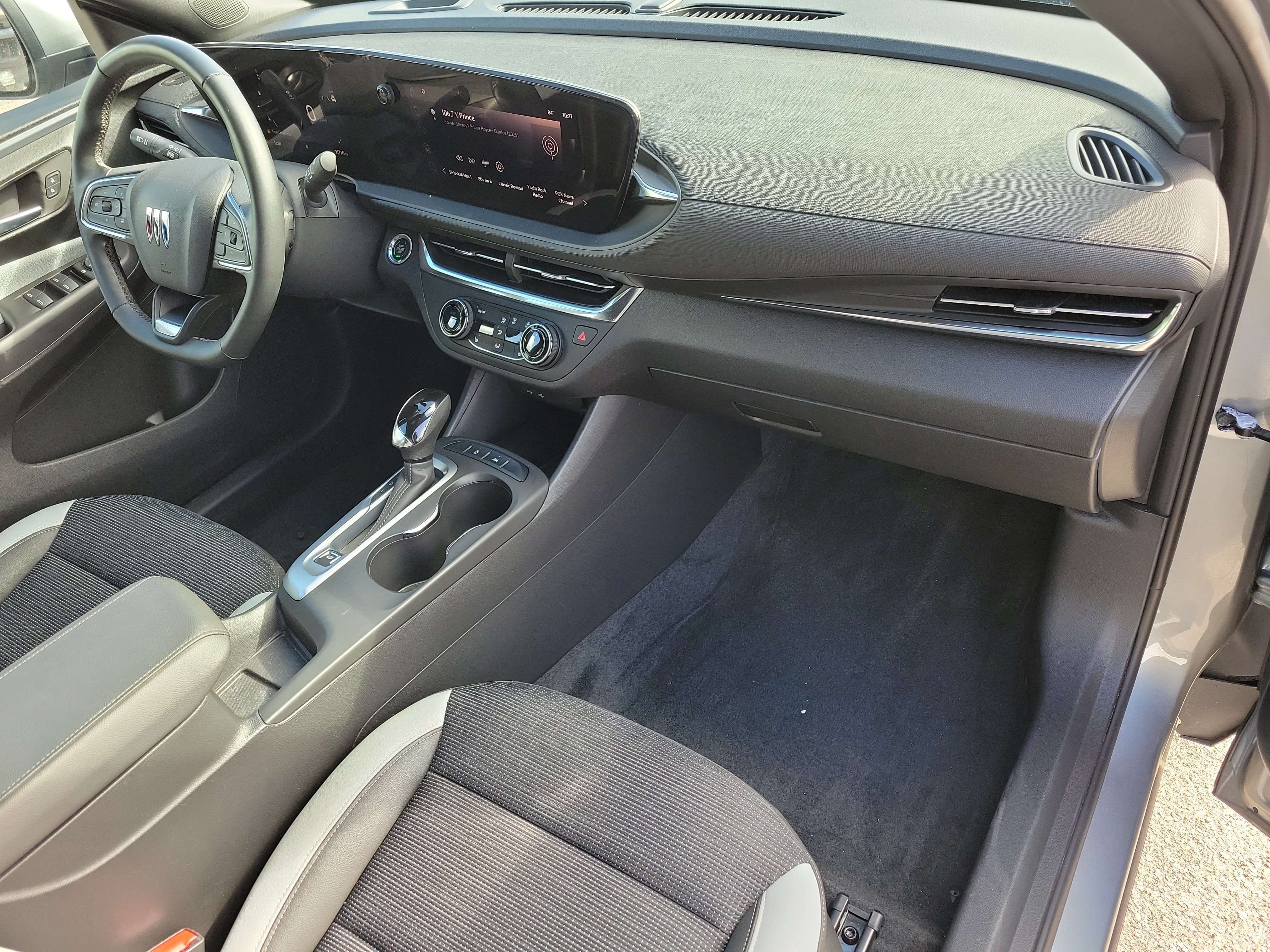 Used 2024 Buick Envista Preferred w/ Convenience I Package FWD image 10