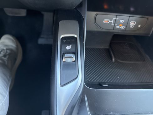 Used 2024 Kia Sorento S image 26