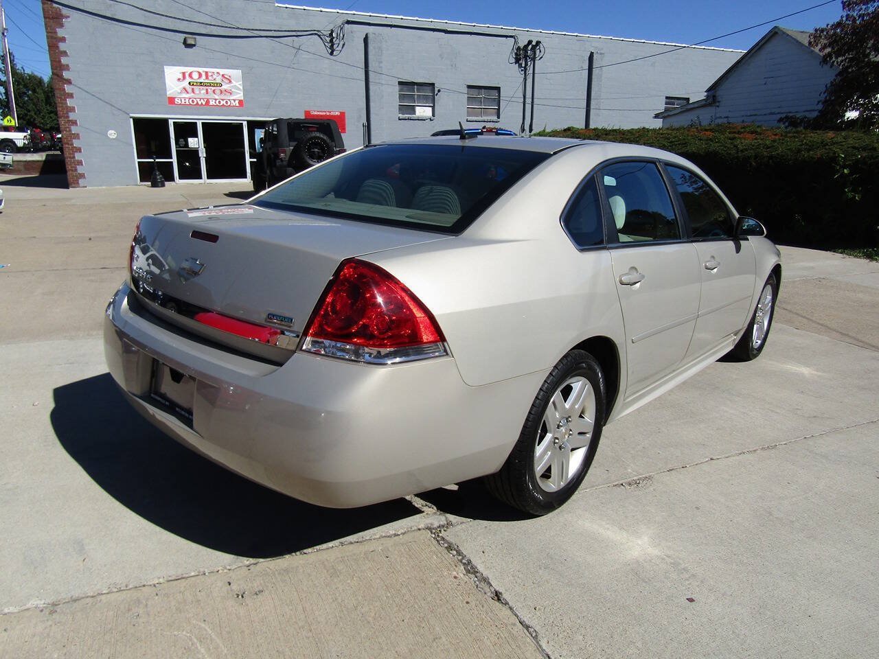 Used 2011 Chevrolet Impala LT FWD image 6