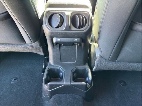 Used 2022 Jeep Wrangler Unlimited Willys image 33