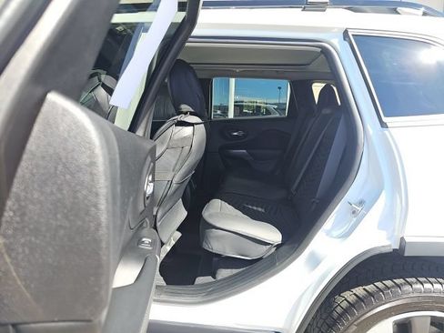 Used 2022 Jeep Cherokee Limited w/ Elite Package AWD/4WD image 8