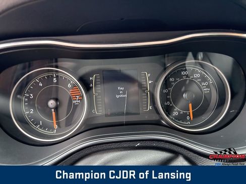 Used 2019 Jeep Cherokee Latitude w/ Cold Weather Group image 23