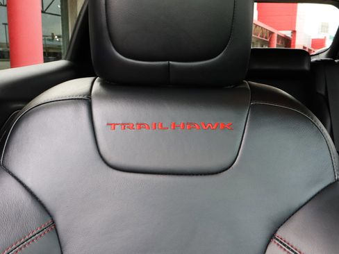 Used 2015 Jeep Cherokee Trailhawk w/ Comfort/Convenience Group AWD/4WD image 30