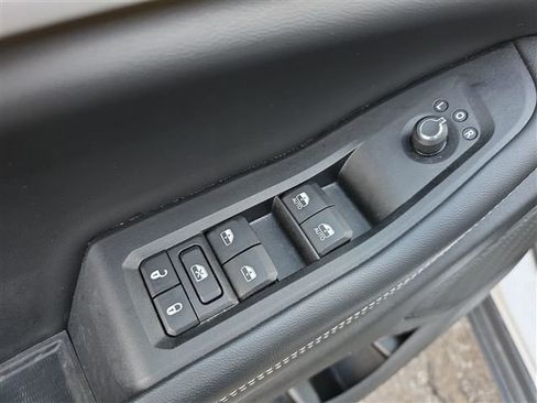 Used 2023 Jeep Grand Cherokee Limited AWD/4WD image 28