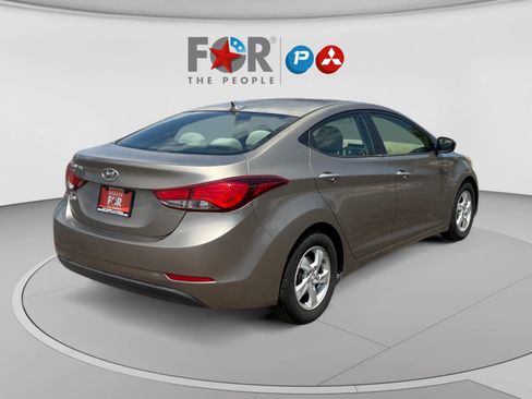 Used 2015 Hyundai Elantra SE FWD image 5