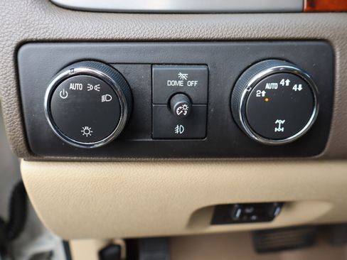 Used 2011 Chevrolet Tahoe LTZ image 22