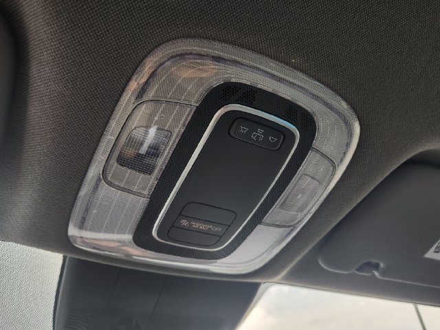 Certified 2025 Hyundai Elantra SE FWD image 30