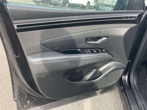 Used 2023 Hyundai Tucson Limited image 16