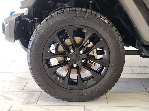 Used 2021 Jeep Wrangler Unlimited Sahara AWD/4WD image 10