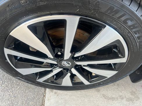 Certified 2023 Nissan Sentra SV w/ SV Premium Package FWD image 42