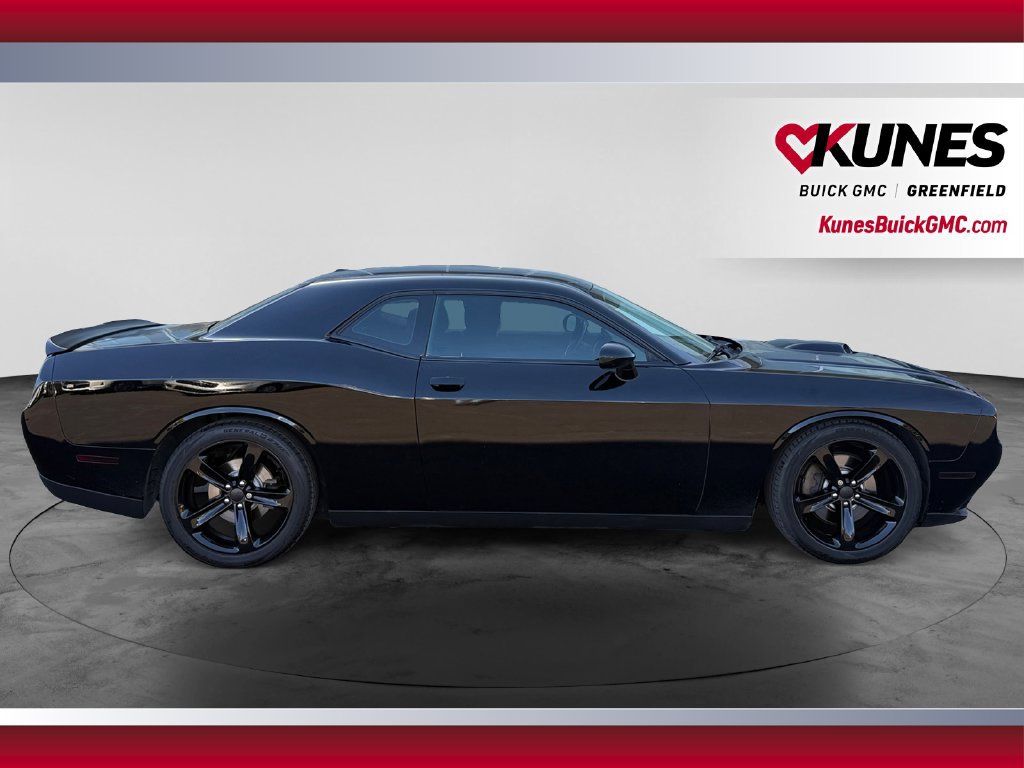 Used 2017 Dodge Challenger R/T RWD image 9