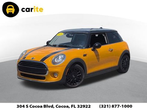Used 2018 MINI Cooper 2-Door Hardtop FWD image 1