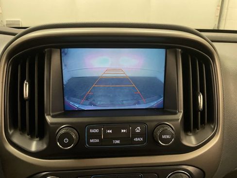 Used 2017 Chevrolet Colorado Z71 AWD/4WD image 9