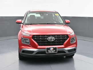 Used 2021 Hyundai Venue SE video 2