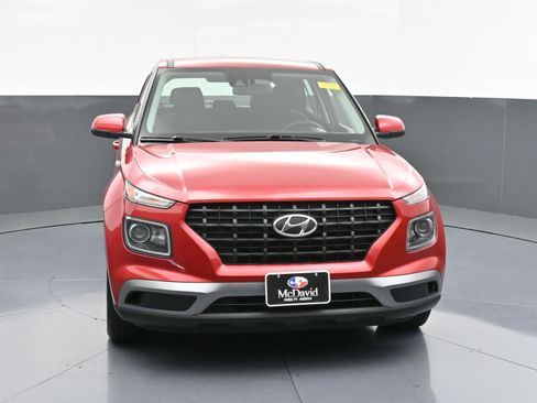 Used 2021 Hyundai Venue SE image 2