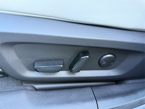 New 2025 Mitsubishi Outlander SE image 12