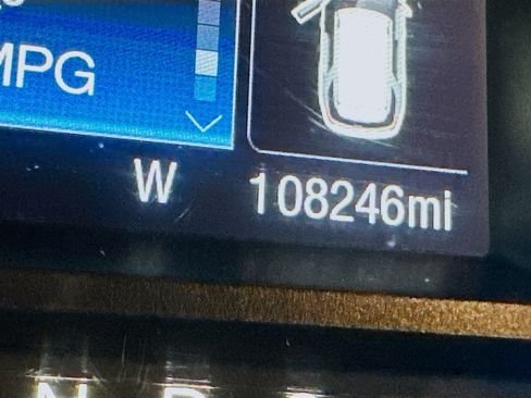 Used 2017 Ford Explorer XLT FWD image 18