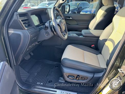 Used 2026 Lexus GX 550 w/ Accessory Package (CT) AWD/4WD image 12