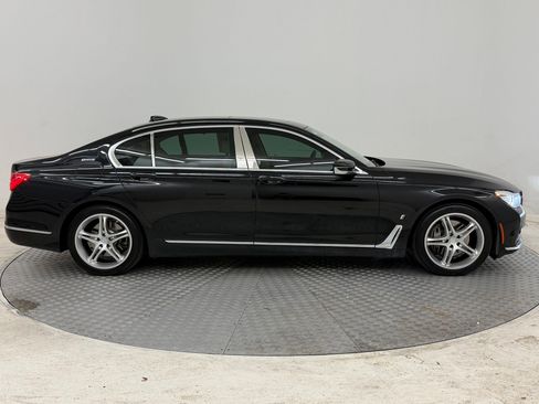 Used 2018 BMW 740e xDrive 740e xDrive iPerformance image 8