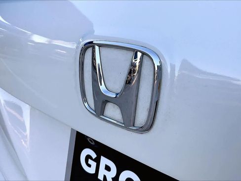 Used 2018 Honda Pilot Touring image 30