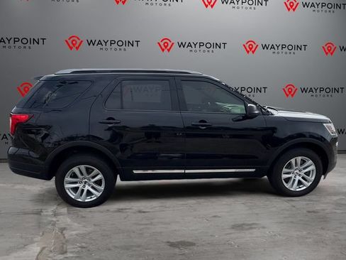 Used 2018 Ford Explorer XLT AWD/4WD image 8
