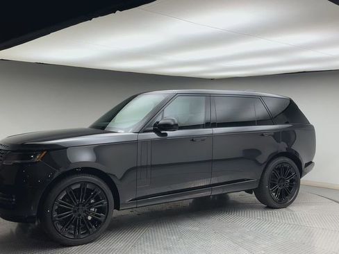 New 2026 Land Rover Range Rover Long Wheelbase SE image 6