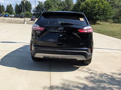 Certified 2023 Ford Edge SEL w/ Convenience Package AWD/4WD image 4