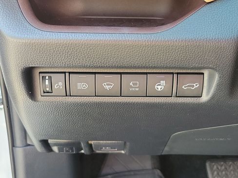 Used 2019 Toyota RAV4 Limited w/ Advanced Technology Package AWD/4WD image 31